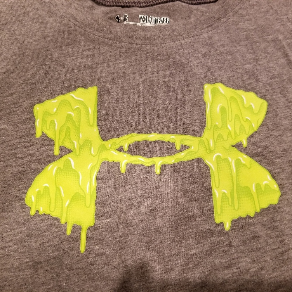 Boys Under Armour headgear slime shirt